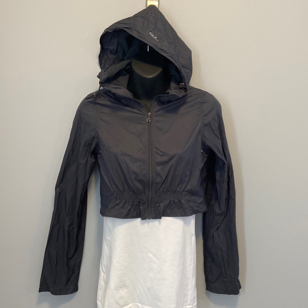 Titika Grey cropped Active wear Jacket